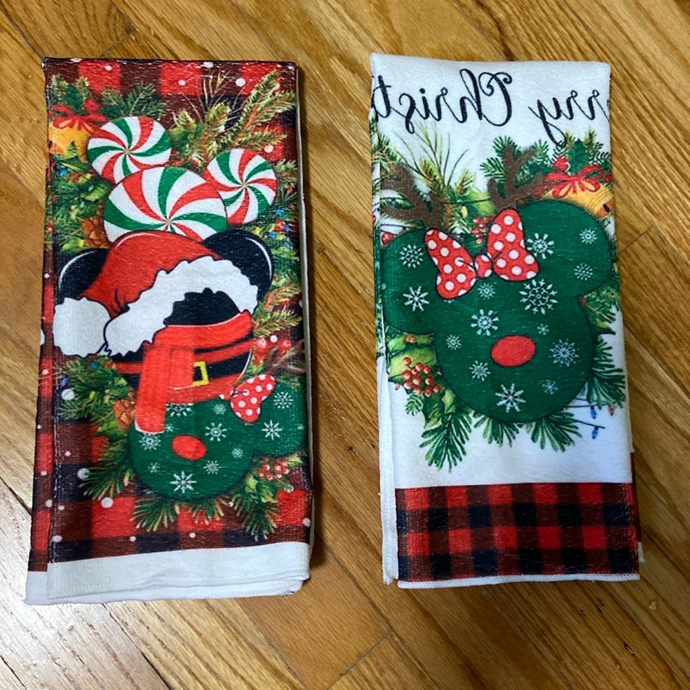 Brand New 2 Large Kitchen Decorative Christmas Towels. Size 70x45”